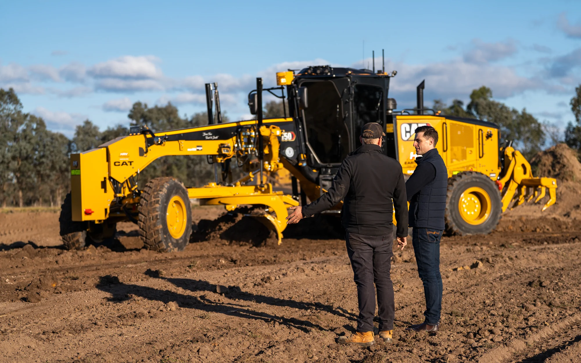 HRV Earthmoving people and equipment